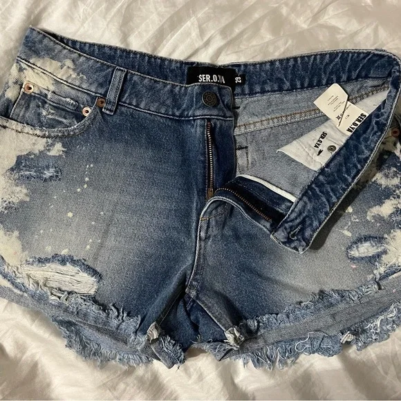 Ser.o.ya Lex distressed and bleached jean shorts - Picture 7 of 8